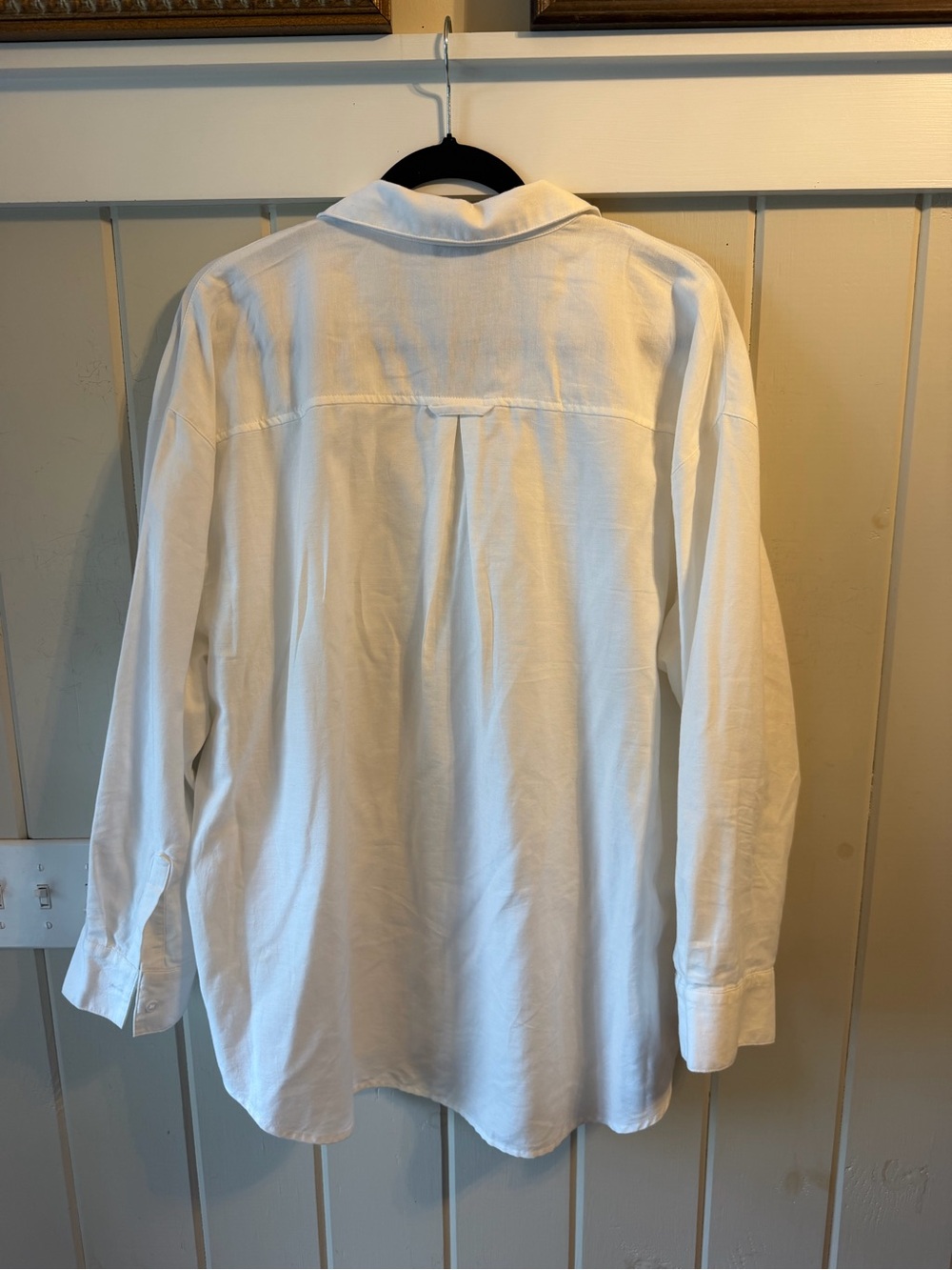 Women’s Old Navy Classic White Women's Button-Down Oversized Shirt, Size Large - Picture 4 of 6